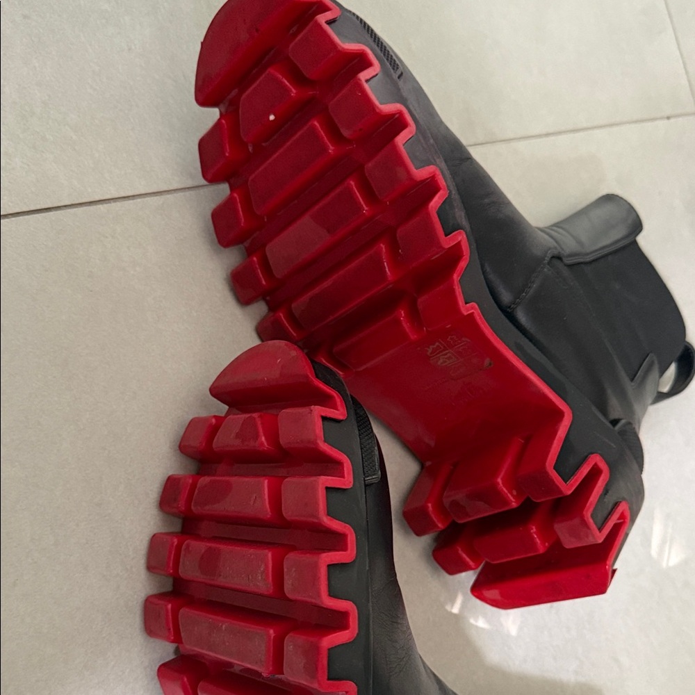 Christian Louboutin dune woman’s Booties - Picture 6 of 12